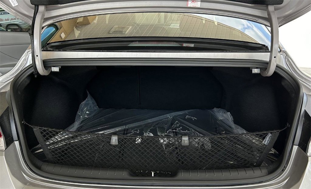 Used 2024 Hyundai Elantra SEL w/ Convenience Package image 17