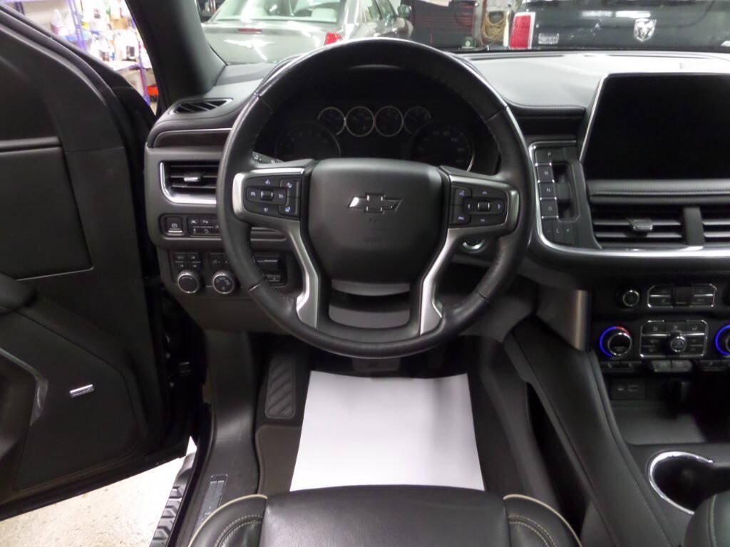 Used 2021 Chevrolet Tahoe Z71 w/ Z71 Signature Package AWD/4WD image 12