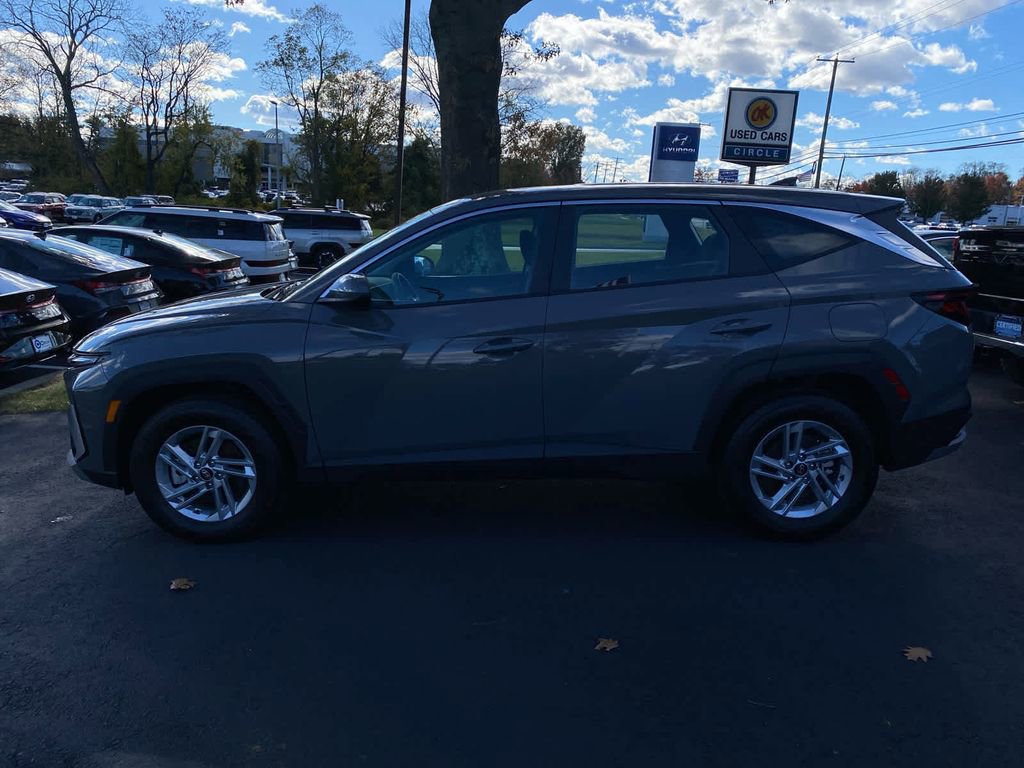 Certified 2025 Hyundai Tucson SE image 7