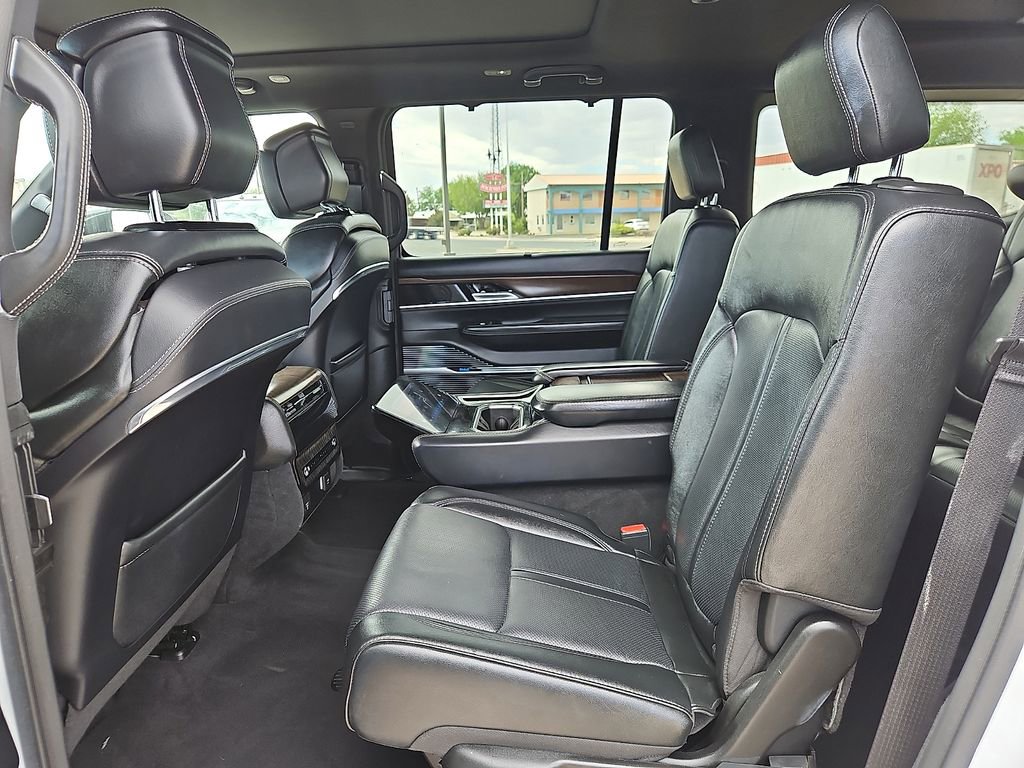 Used 2023 Jeep Grand Wagoneer 4WD image 11