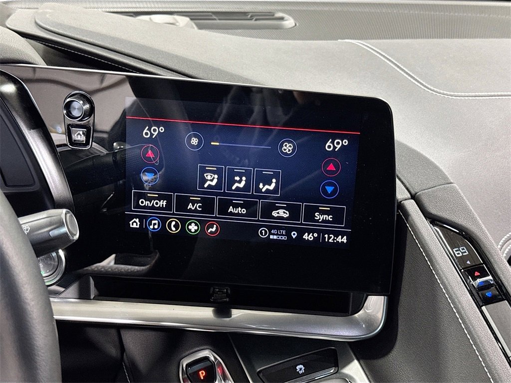 Used 2023 Chevrolet Corvette Stingray Coupe w/ Z51 Performance Package image 22