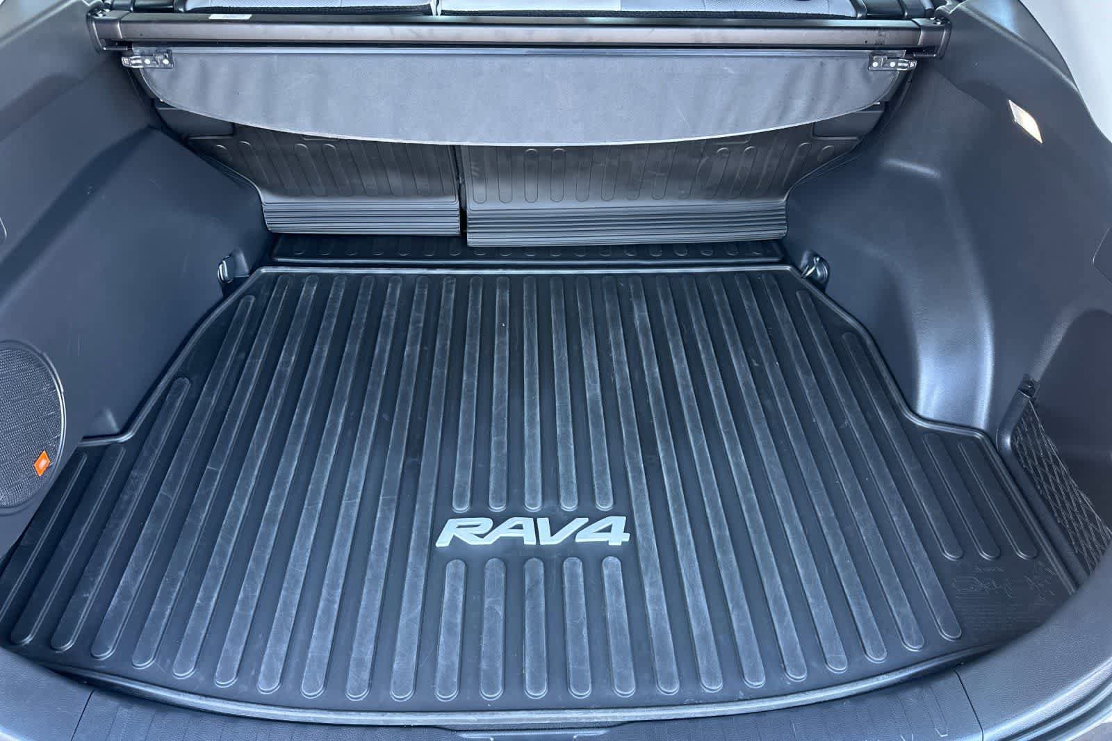 Used 2023 Toyota RAV4 Limited AWD/4WD image 16