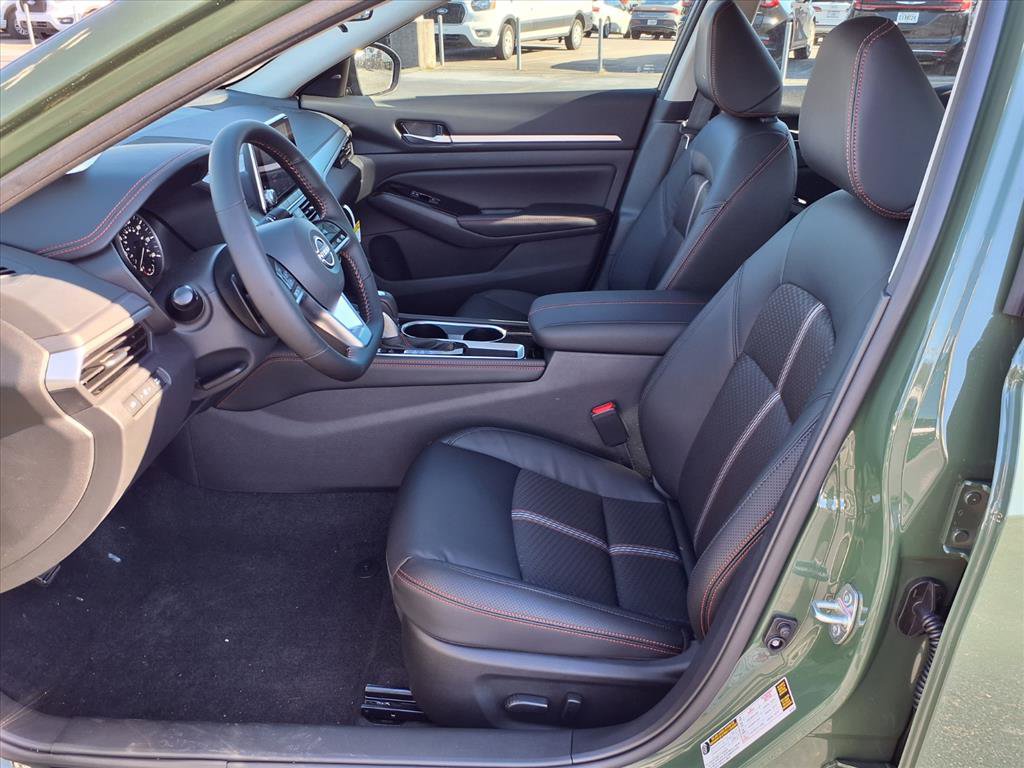 New 2025 Nissan Altima 2.5 SR image 11