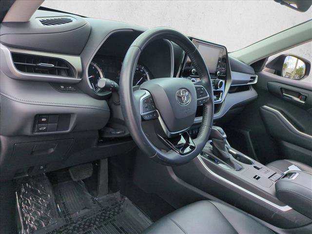 Certified 2020 Toyota Highlander XLE FWD image 10