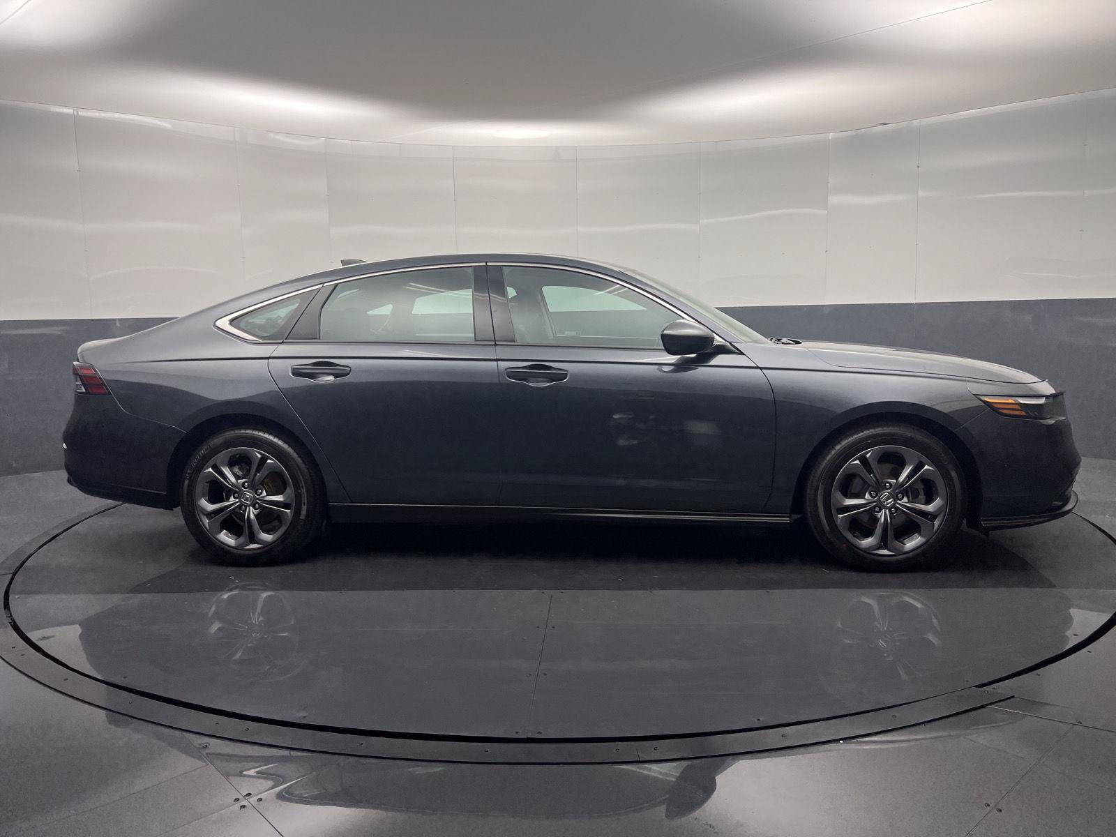 Certified 2023 Honda Accord EX image 32
