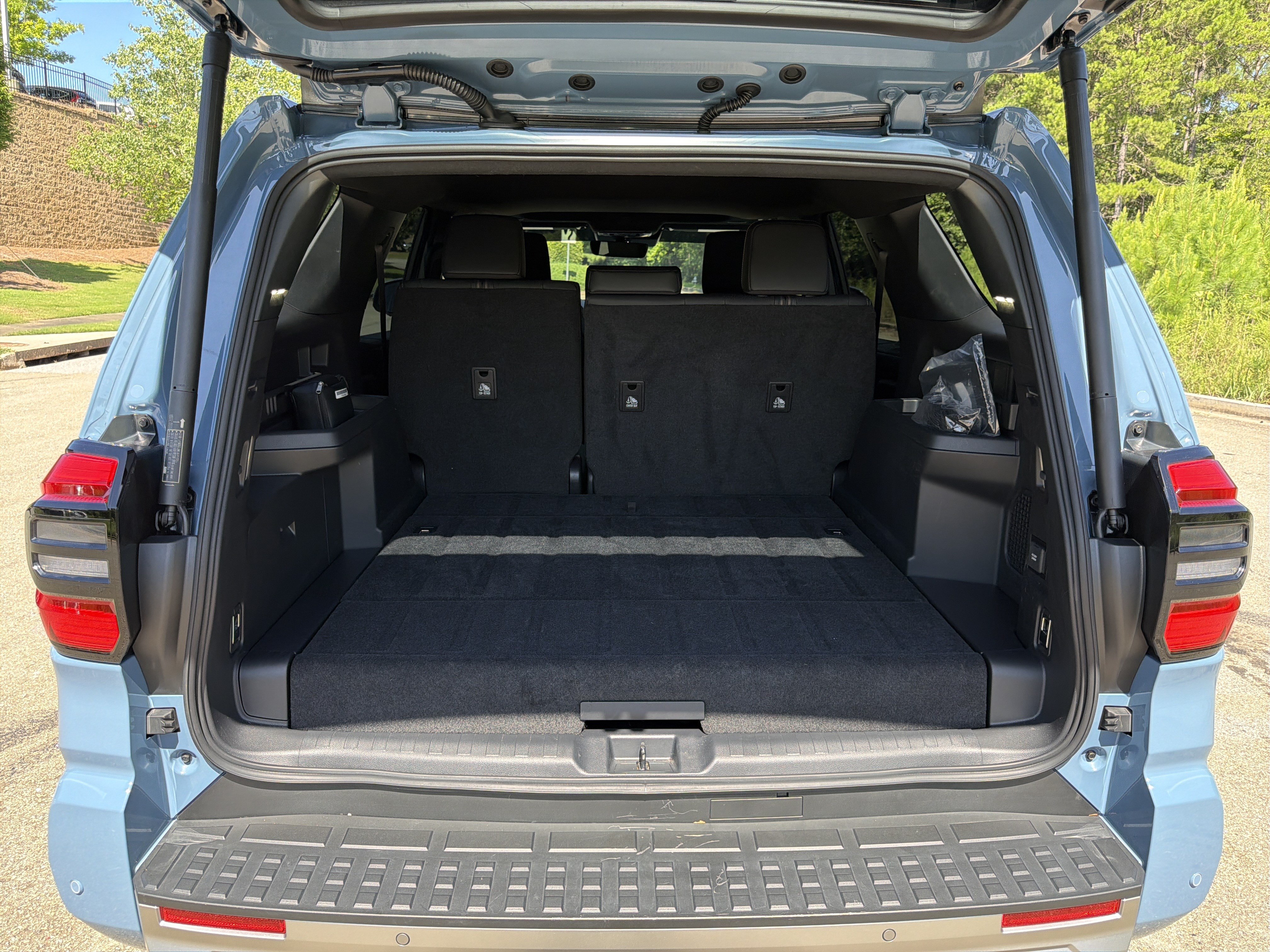 Used 2025 Toyota 4Runner Limited AWD/4WD image 18