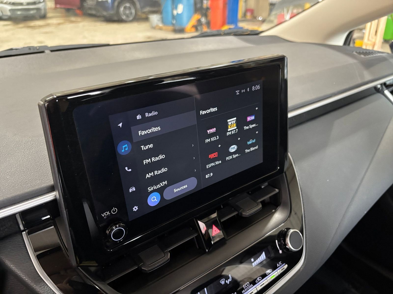 Used 2025 Toyota Corolla LE image 21