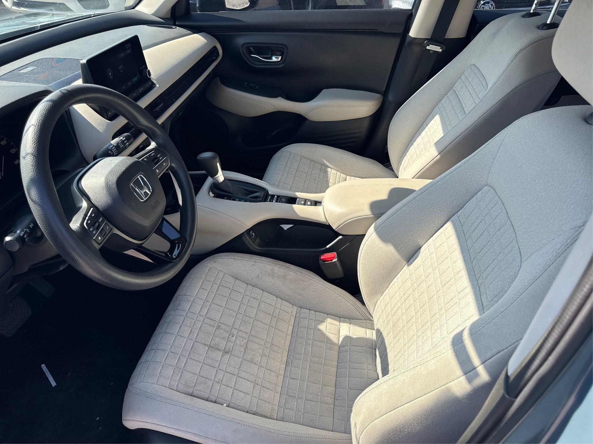 Used 2023 Honda HR-V LX image 11