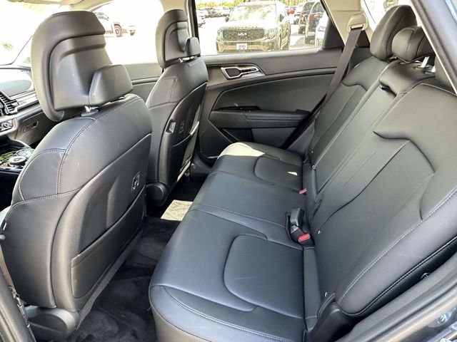 Used 2025 Kia Sportage EX image 19