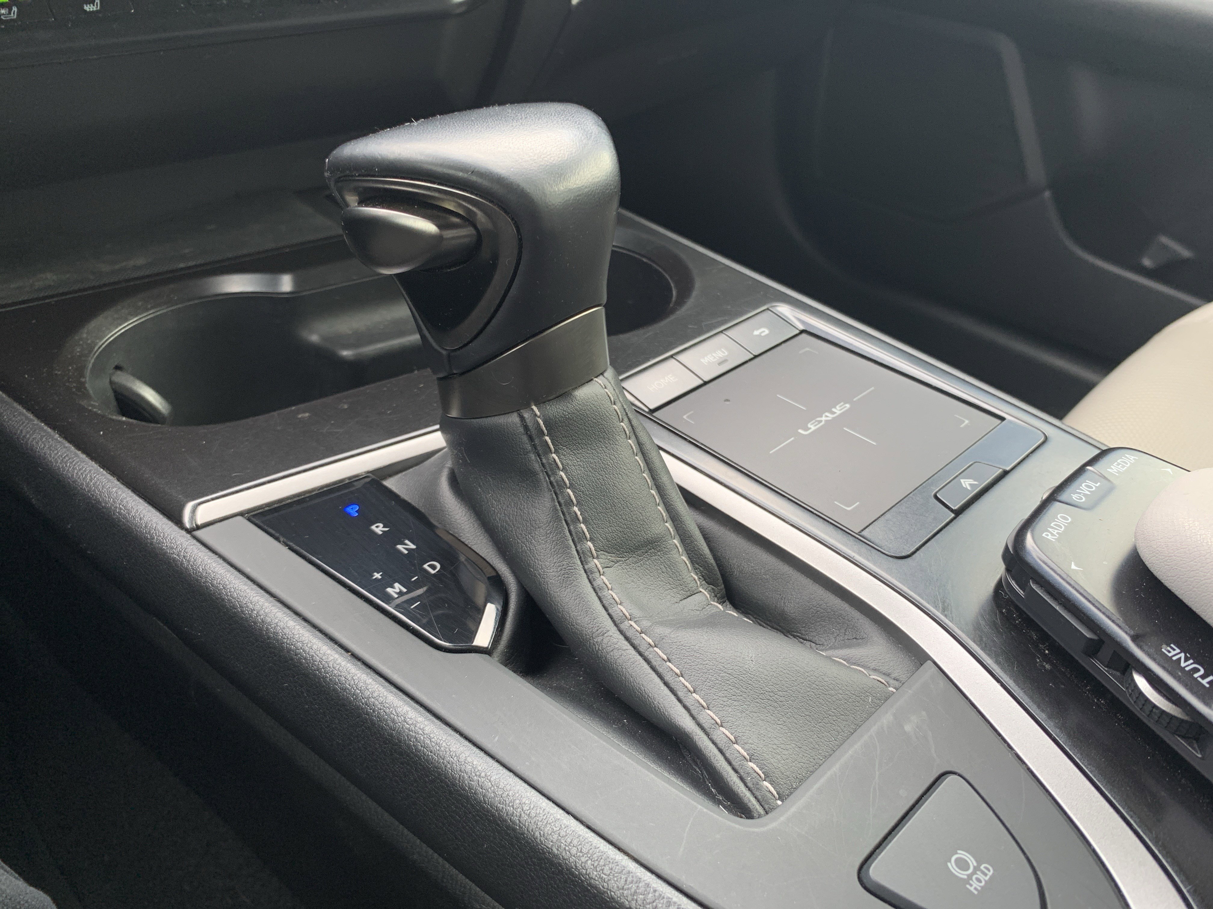 Used 2020 Lexus UX 200 w/ Premium Package image 26