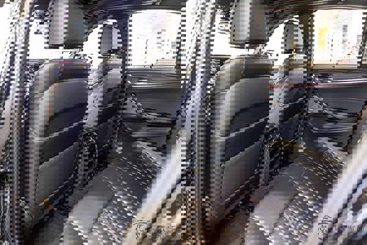 Used 2021 BMW 530e xDrive w/ Executive Package image 38