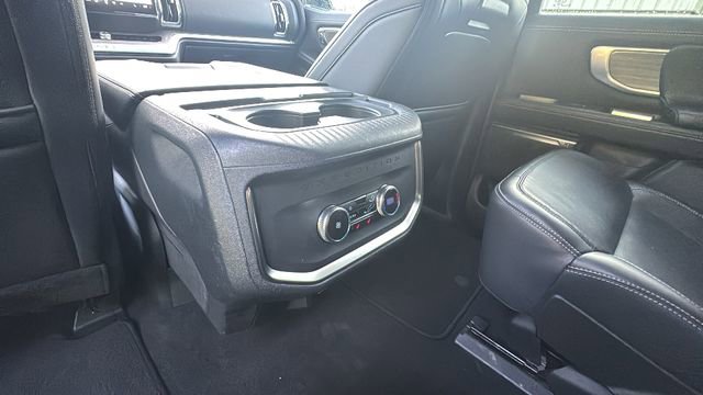 Used 2025 Ford Expedition Platinum AWD/4WD image 25