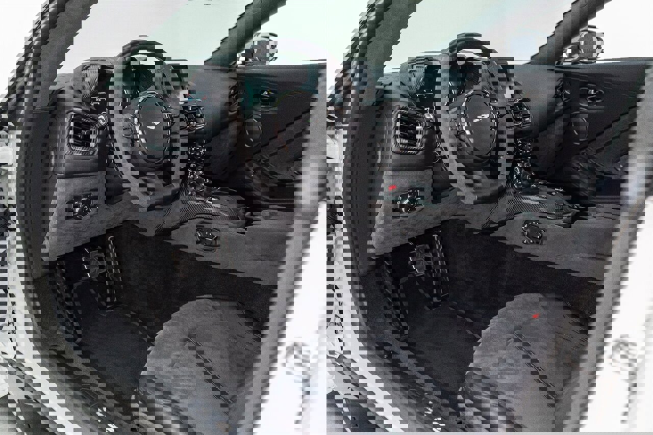 Used 2023 Aston Martin V8 Vantage Coupe image 63