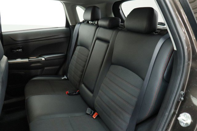 Used 2025 Mitsubishi Outlander Sport SE AWD/4WD image 28