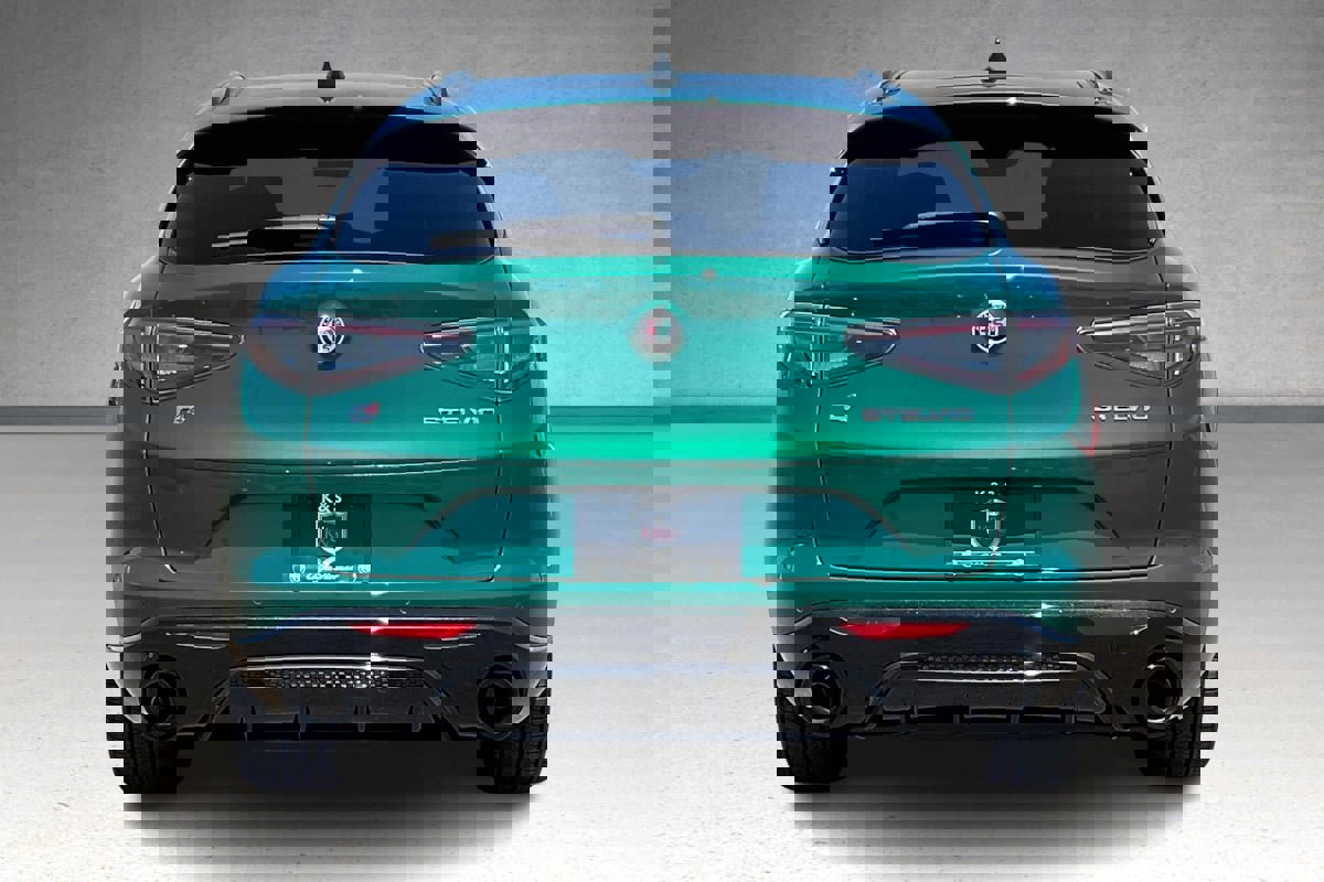 New 2025 Alfa Romeo Stelvio Sprint image 4