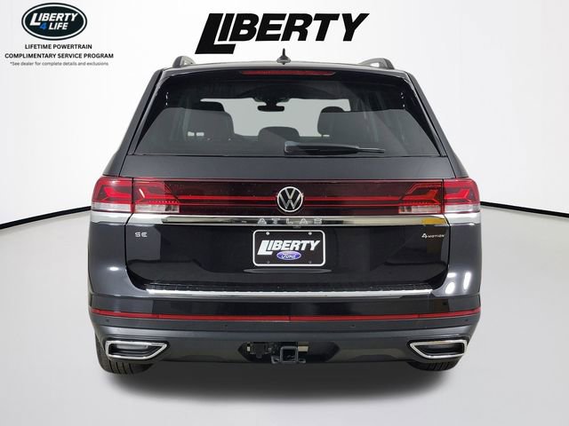 Used 2024 Volkswagen Atlas SE AWD/4WD image 4