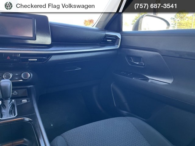 Used 2025 Nissan Kicks S image 28