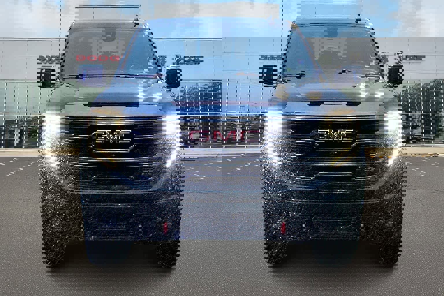 Used 2022 GMC Sierra 1500 AT4 w/ AT4 Premium Package image 6