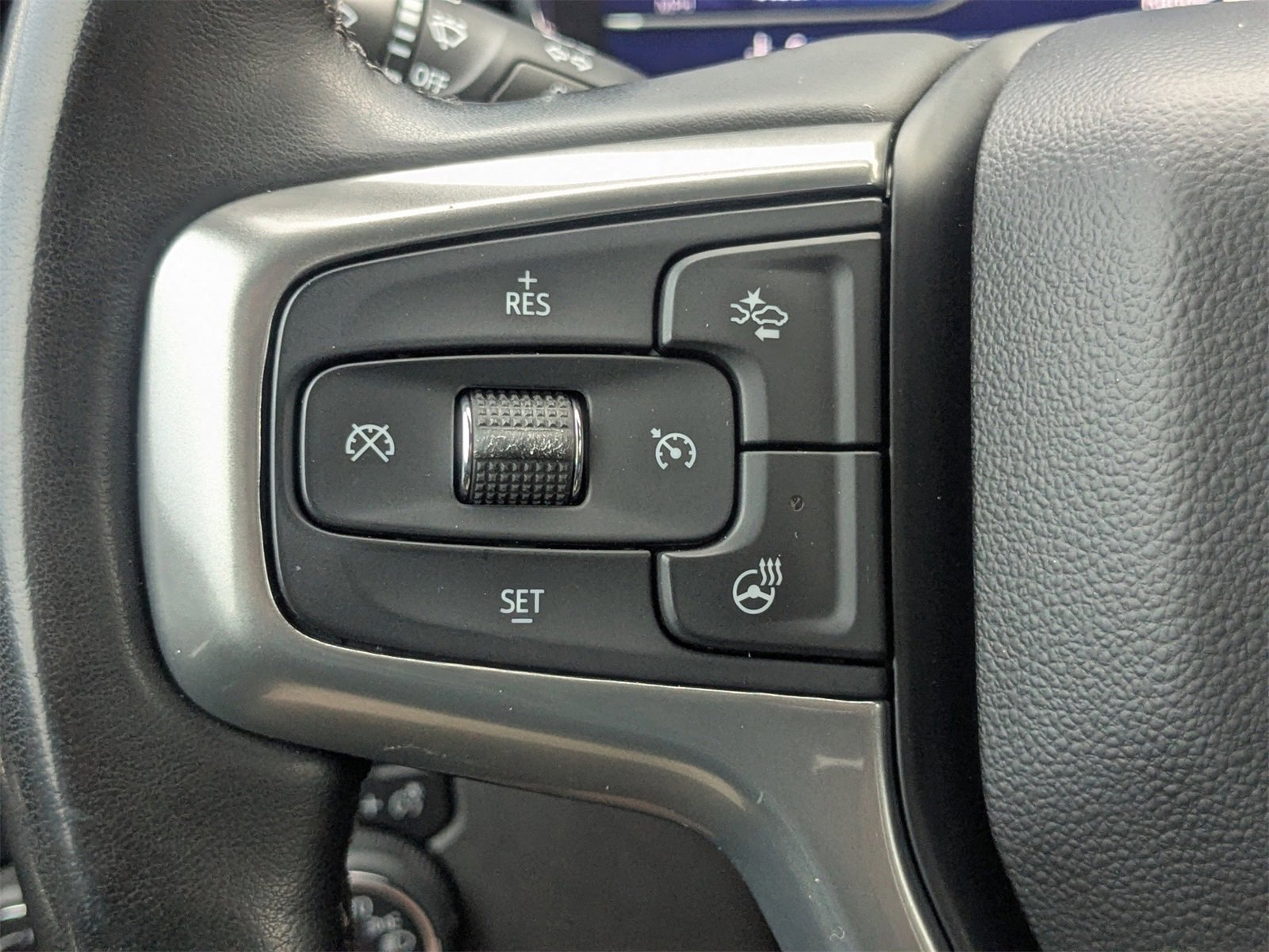 Used 2023 Chevrolet Silverado 1500 LT image 25