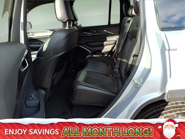 Used 2022 Jeep Grand Cherokee Altitude image 16