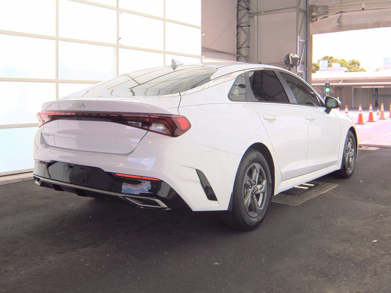Used 2022 Kia K5 LXS FWD image 4