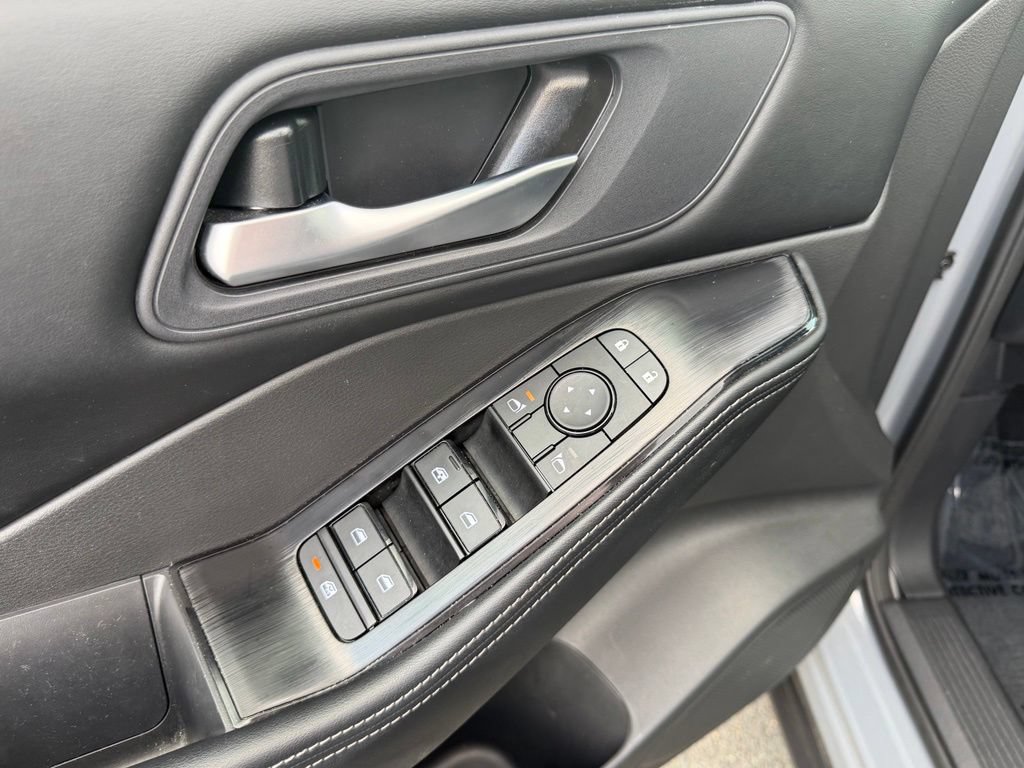 Used 2026 Nissan Rogue SV FWD image 14