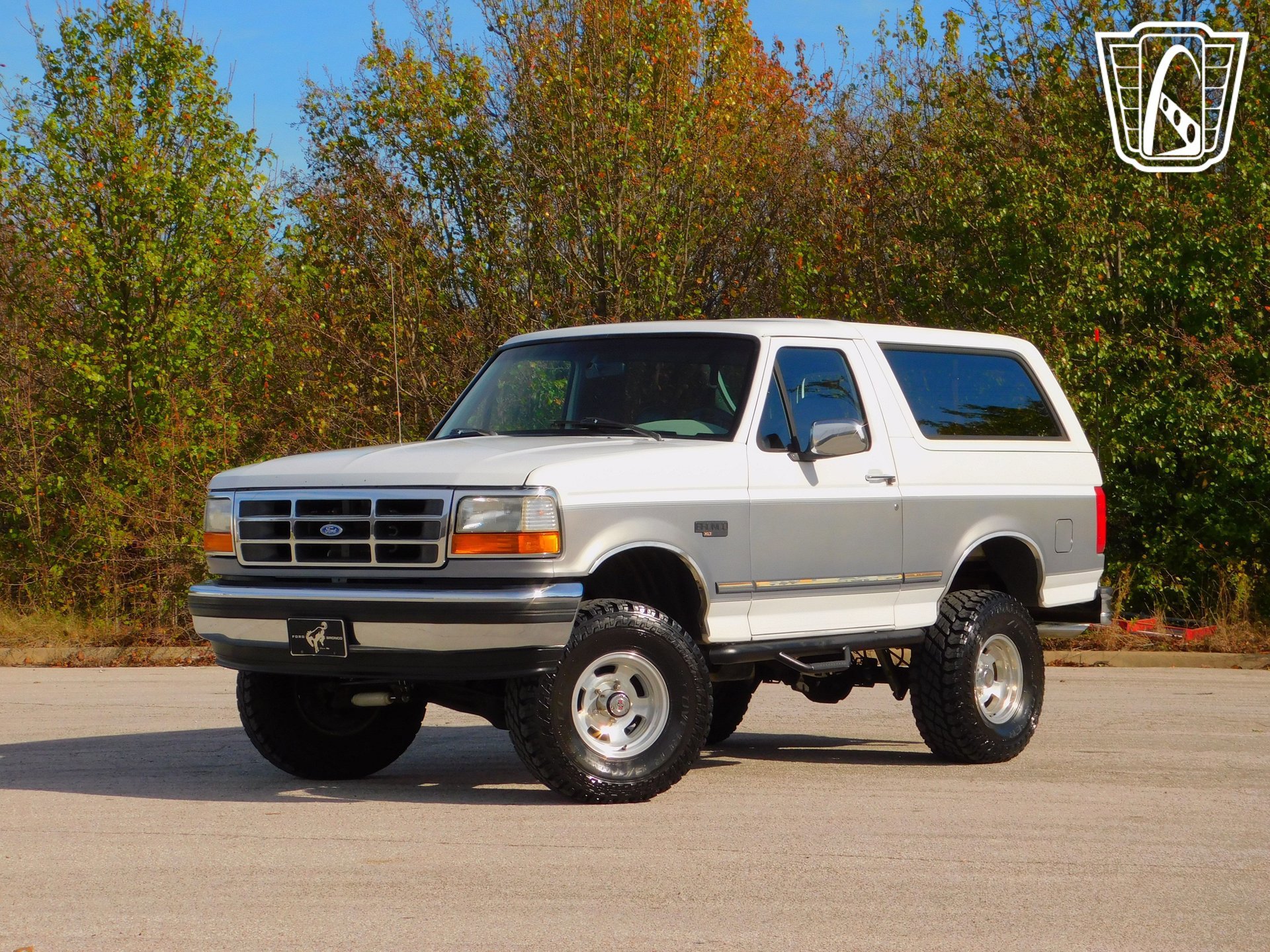 Used 1995 Ford Bronco XLT AWD/4WD image 2