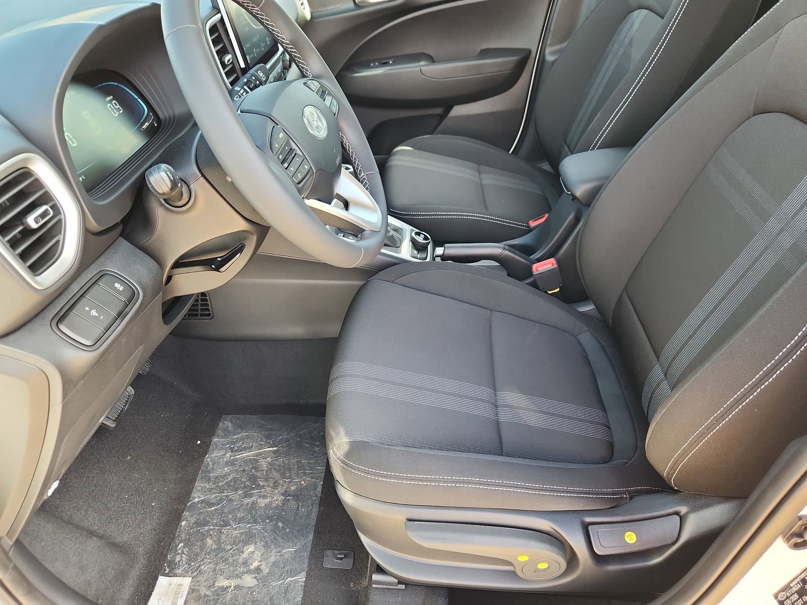 New 2026 Hyundai Venue SEL FWD image 10