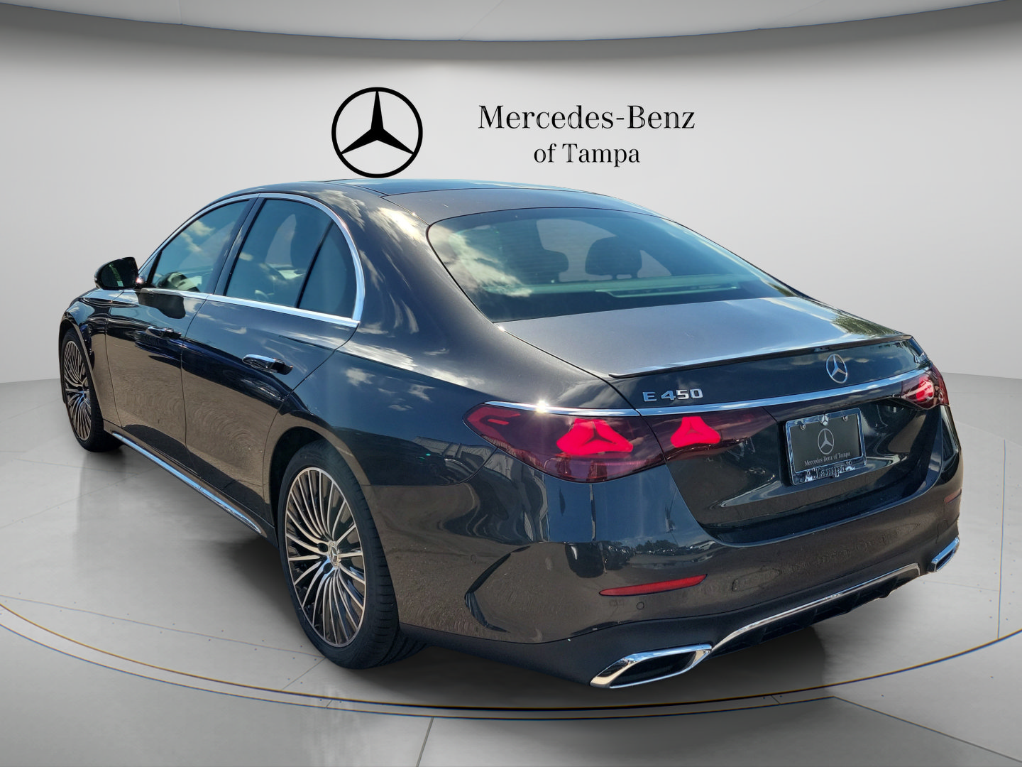 New 2027 Mercedes-Benz E 450 4MATIC Sedan image 2
