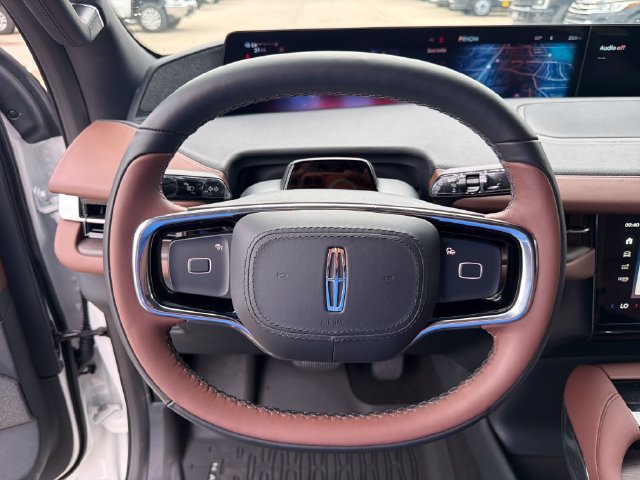New 2026 Lincoln Navigator Reserve AWD/4WD image 25