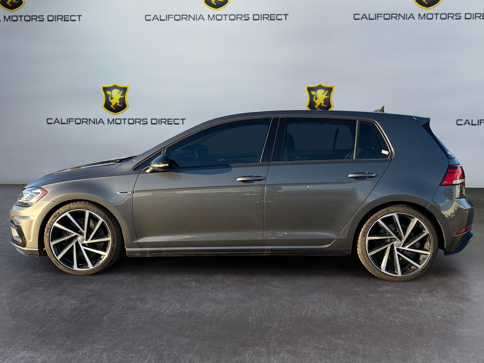 Used 2019 Volkswagen Golf R 4-Door image 2