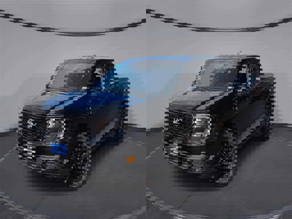 New 2025 Ford Maverick Lariat w/ Black Appearance Package