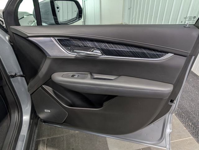 Used 2024 Cadillac XT6 Premium Luxury w/ Technology Package AWD/4WD image 31