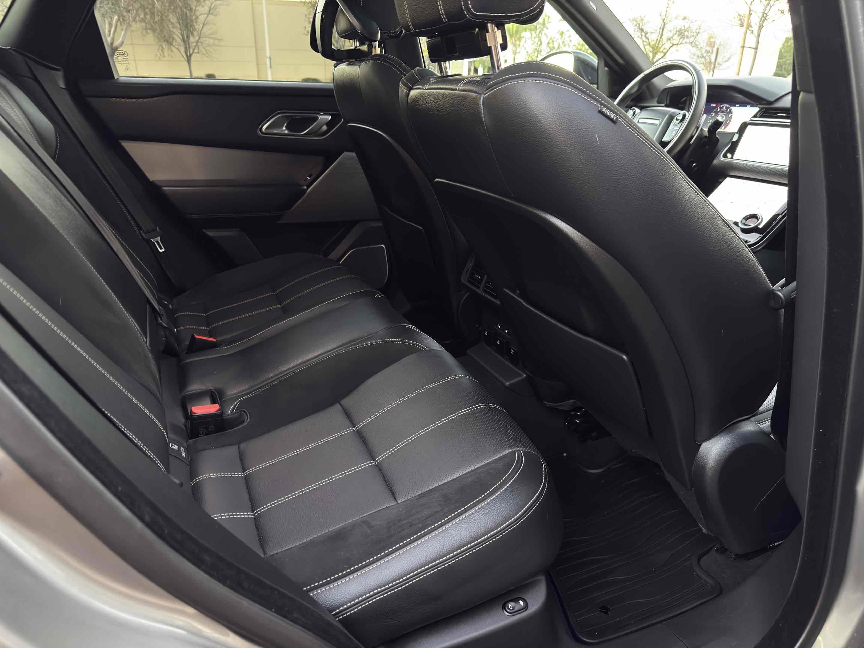 Used 2018 Land Rover Range Rover Velar R-Dynamic SE image 75