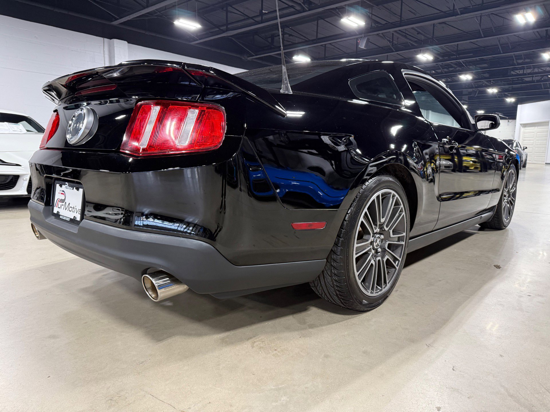 Used 2010 Ford Mustang GT image 11