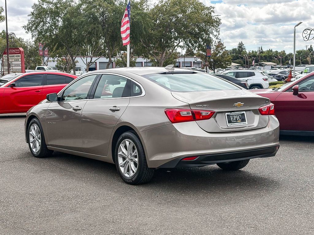 Used 2025 Chevrolet Malibu LT FWD image 2