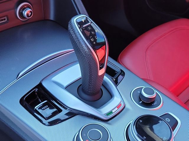 Used 2023 Alfa Romeo Stelvio Veloce image 30