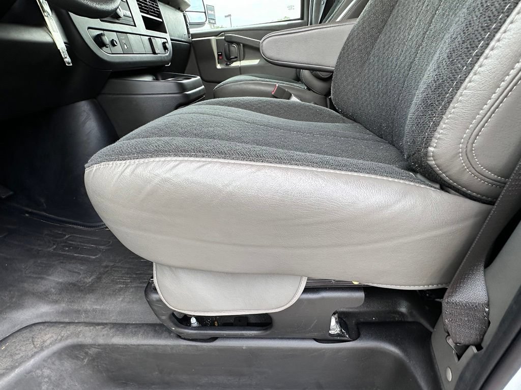 Used 2025 GMC Savana 2500 w/ Driver Convenience Package RWD image 18