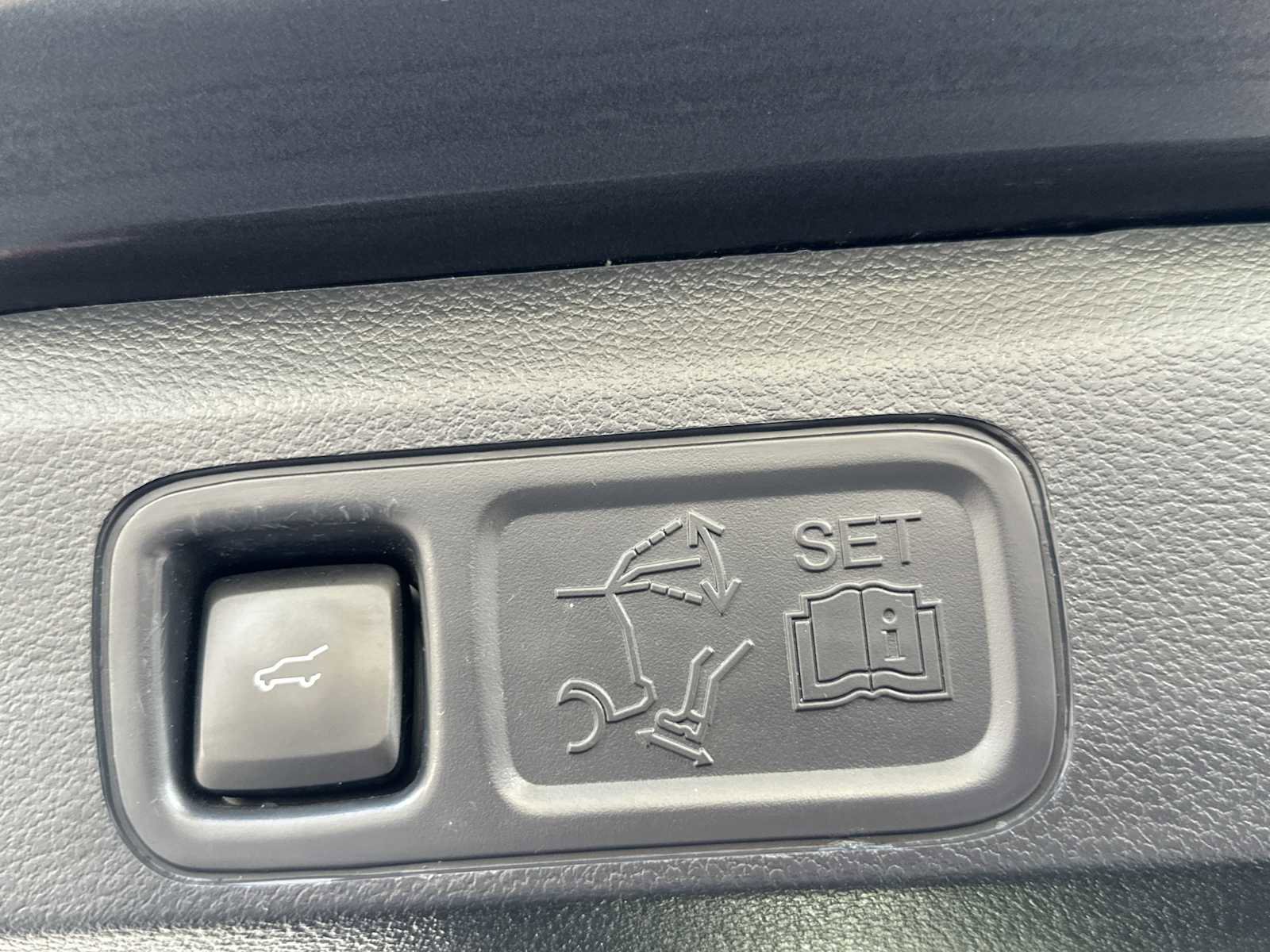 Used 2022 Ford Expedition Platinum image 25