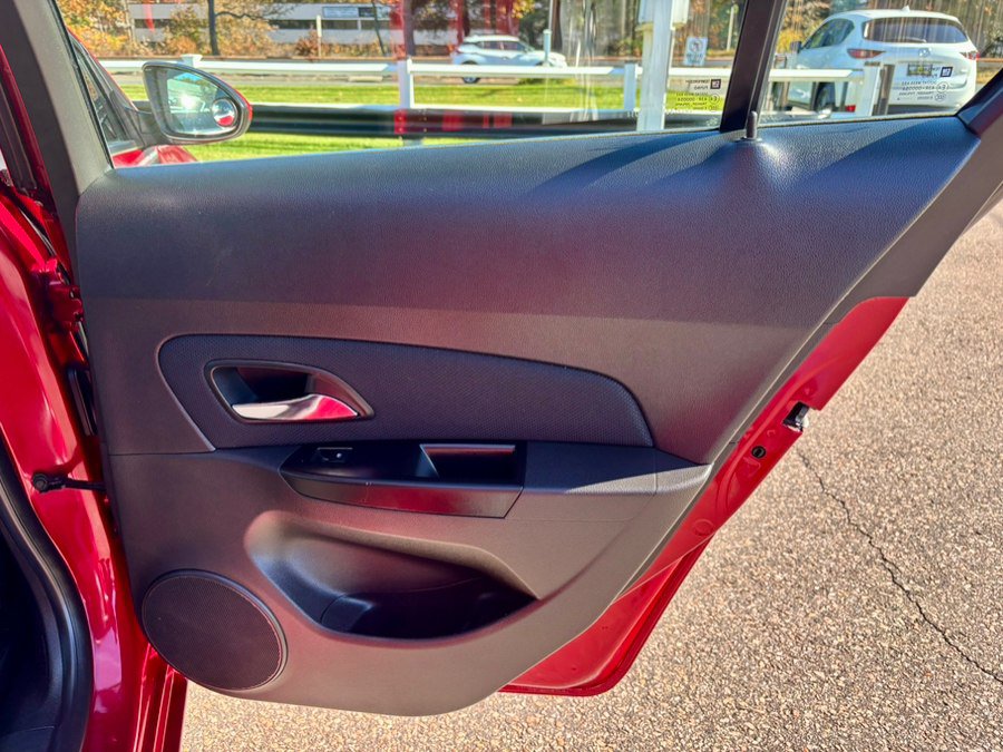 Used 2014 Chevrolet Cruze LT w/ Technology Package FWD image 20