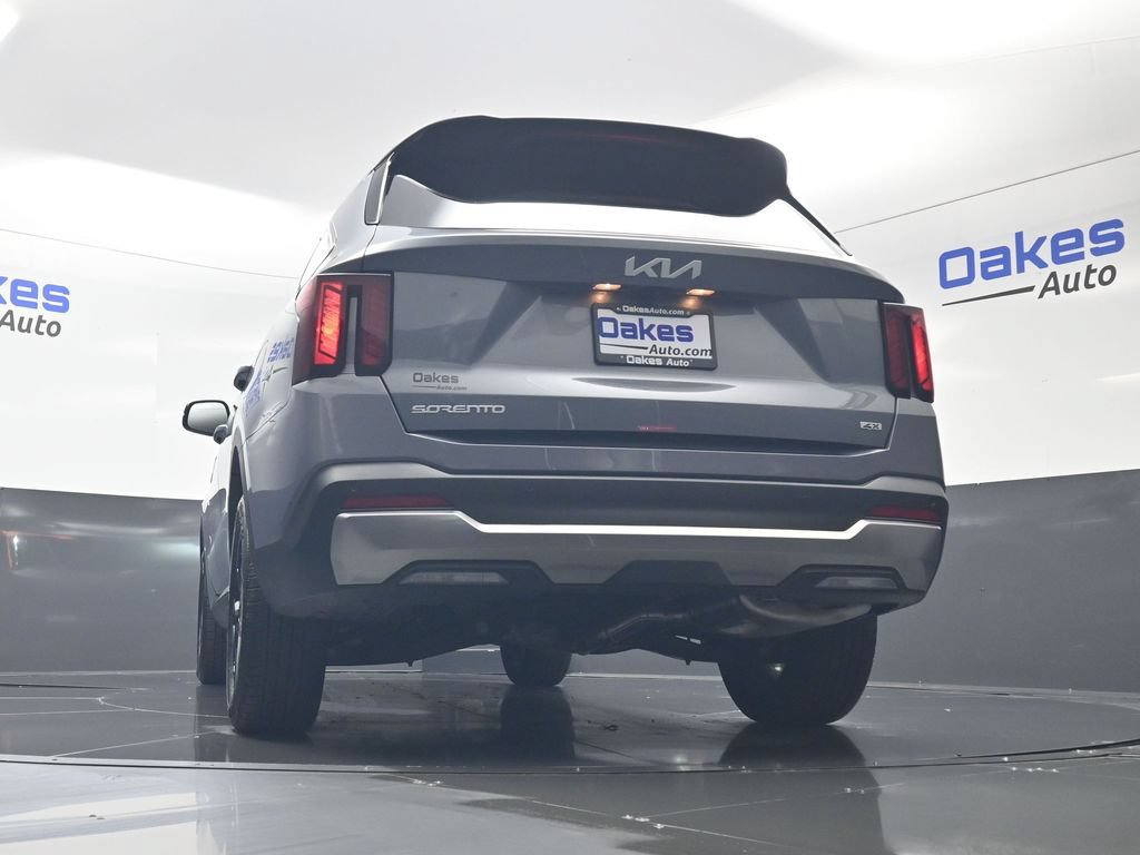 Certified 2025 Kia Sorento S AWD/4WD image 44