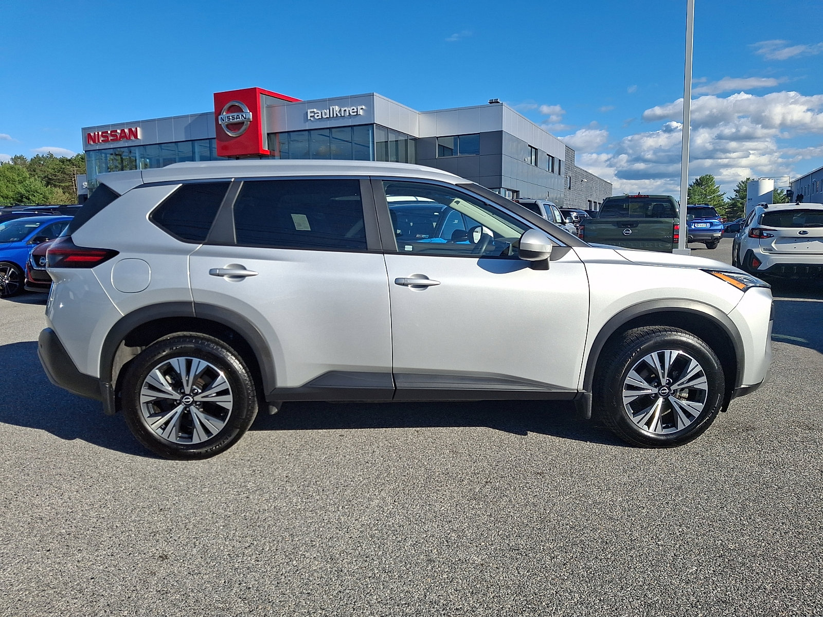 Used 2023 Nissan Rogue SV w/ SV Premium B Package AWD/4WD image 8