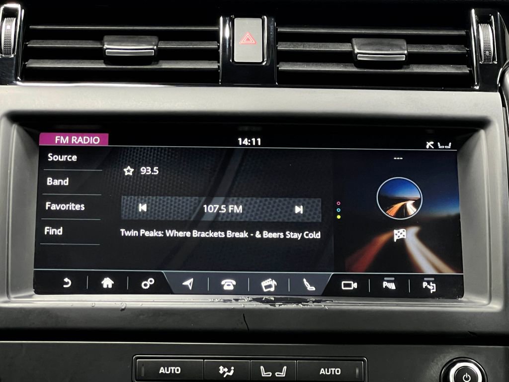 Used 2020 Land Rover Discovery Landmark image 26