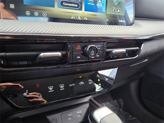 New 2026 Nissan Kicks SR w/ Cold Weather Package image 19