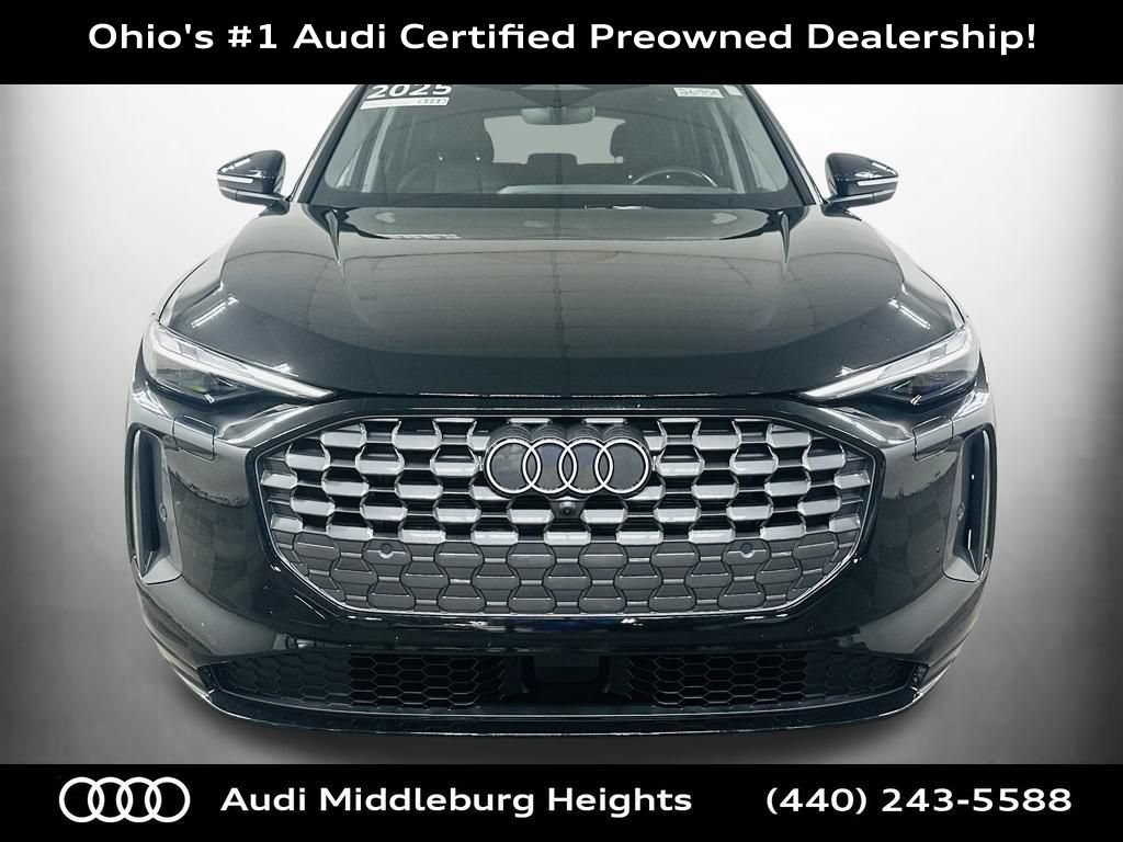 Certified 2025 Audi Q5 Premium AWD/4WD image 2