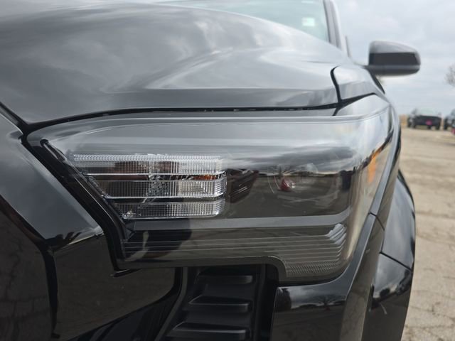 Used 2025 Toyota Tacoma SR5 AWD/4WD image 31