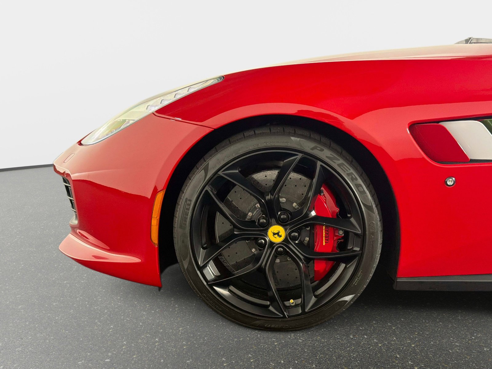 Used 2018 Ferrari GTC4Lusso T RWD image 13