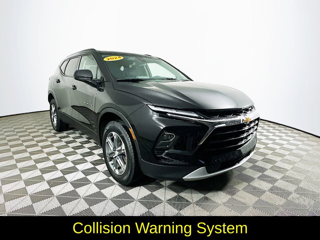 Used 2024 Chevrolet Blazer LT w/ Convenience Package FWD image 3
