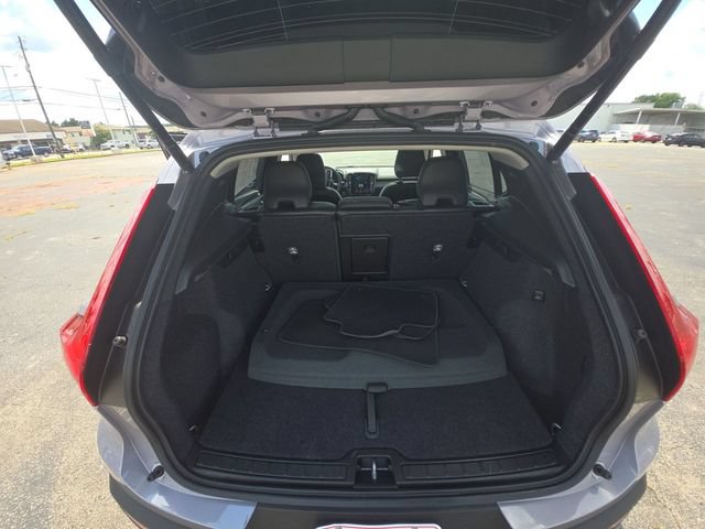 Used 2026 Volvo XC40 B5 Plus AWD/4WD image 24