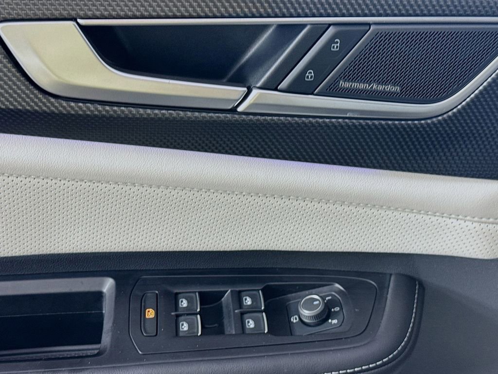 Used 2025 Volkswagen Atlas Cross Sport SEL Premium R-Line image 21